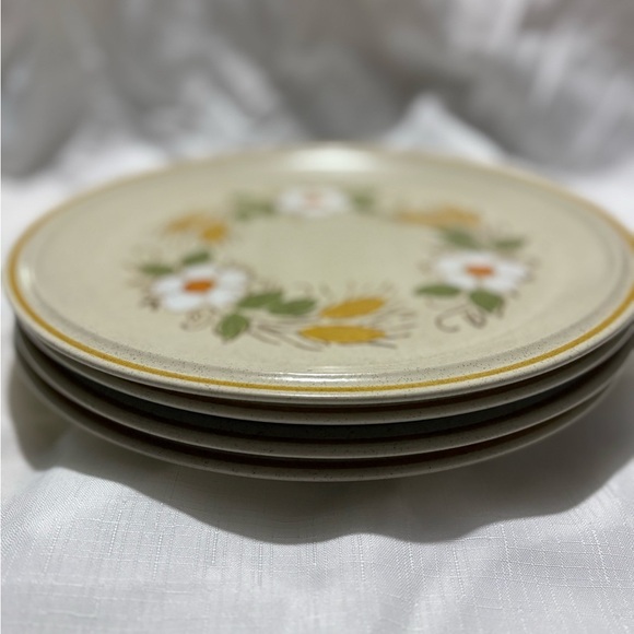 Vintage Stoneware “Garden Festival” Floral Patterned Dinner Plate - Picture 2 of 4